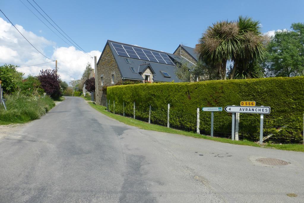 Au Coeur De La Baie Le Val-Saint-Père Exterior foto